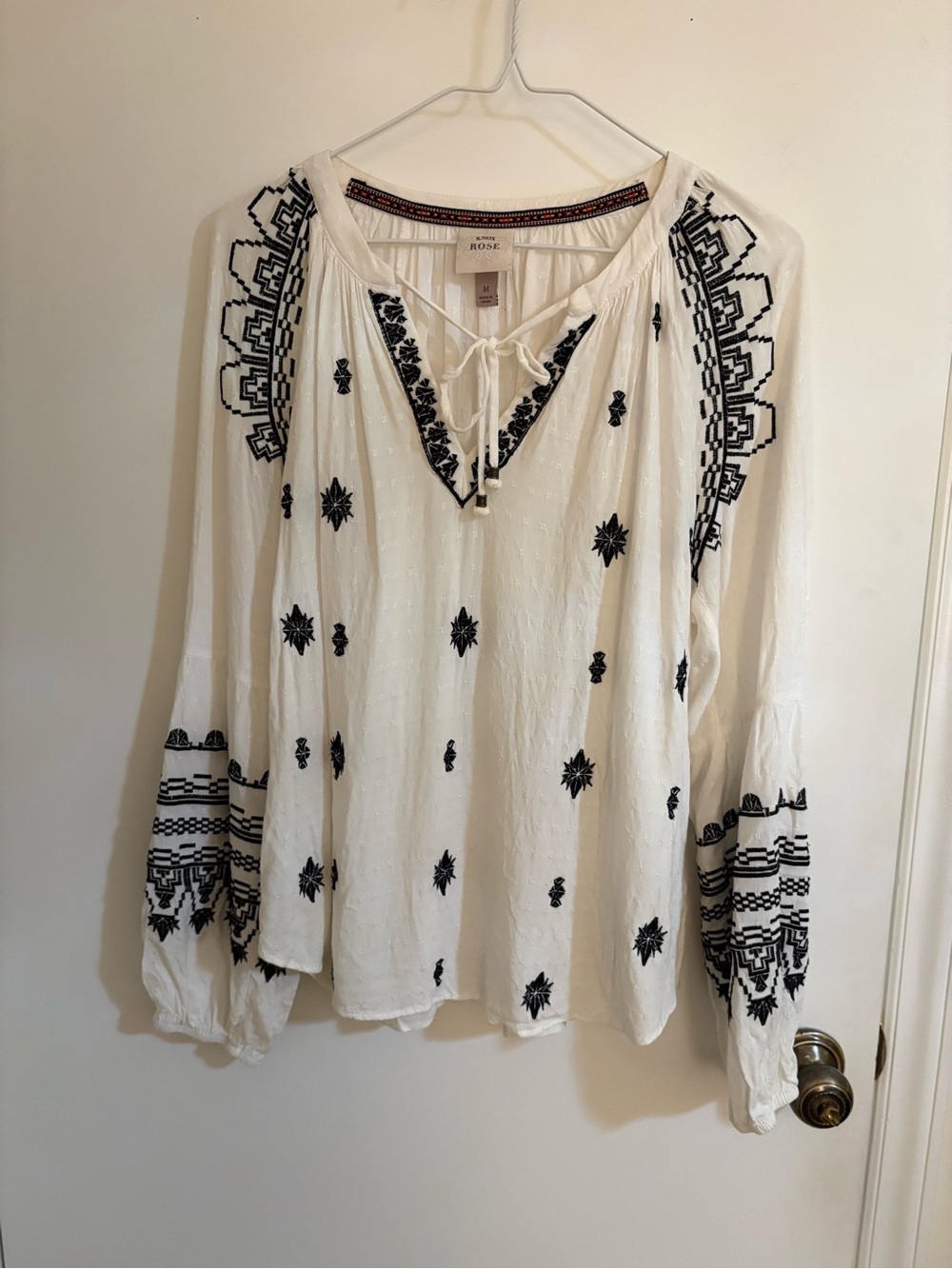 Knox Rose White Textured Peasant Blouse with Black Embroidery